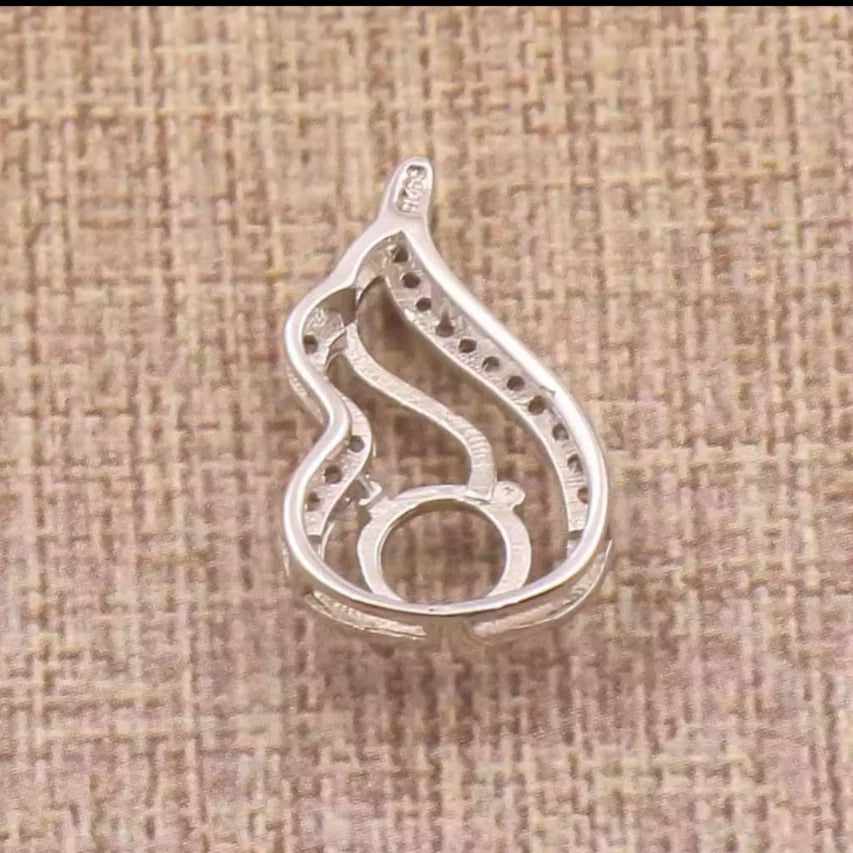 Miners Bench® Opal Friendly Prong / Claw Setting Sterling Silver 925 Pendant Setting for Round 6mm x 6mm main stones part set with Cubic Zirconia SETP269-6