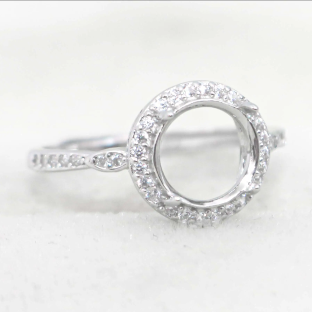 Miners Bench® Opal Friendly Prong / Claw Setting Sterling Silver 925 Adjustable Ring Setting for Round mm main stone part set with Cubic Zirconia SETRR09-8MM-A